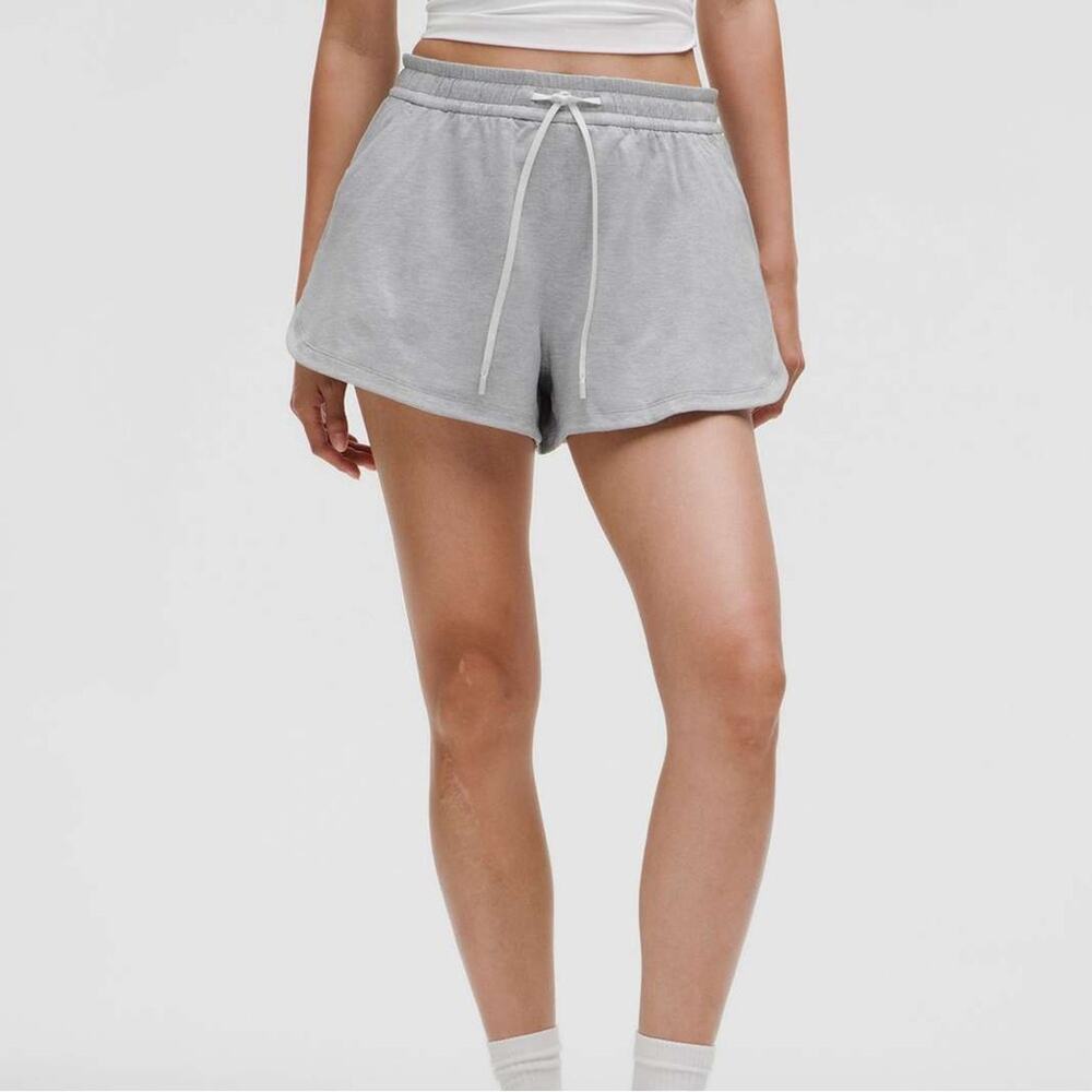 SALE- NWT Lululemon Soft Jersey Mid-Rise Curved-Hem Short 3"